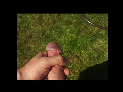 ❤️ A guapa quente recibe o seu coño rosa fodido e corre cun chorro nun xardín de verán ☑ Porno casero a nós gl.loanworld.top ☑